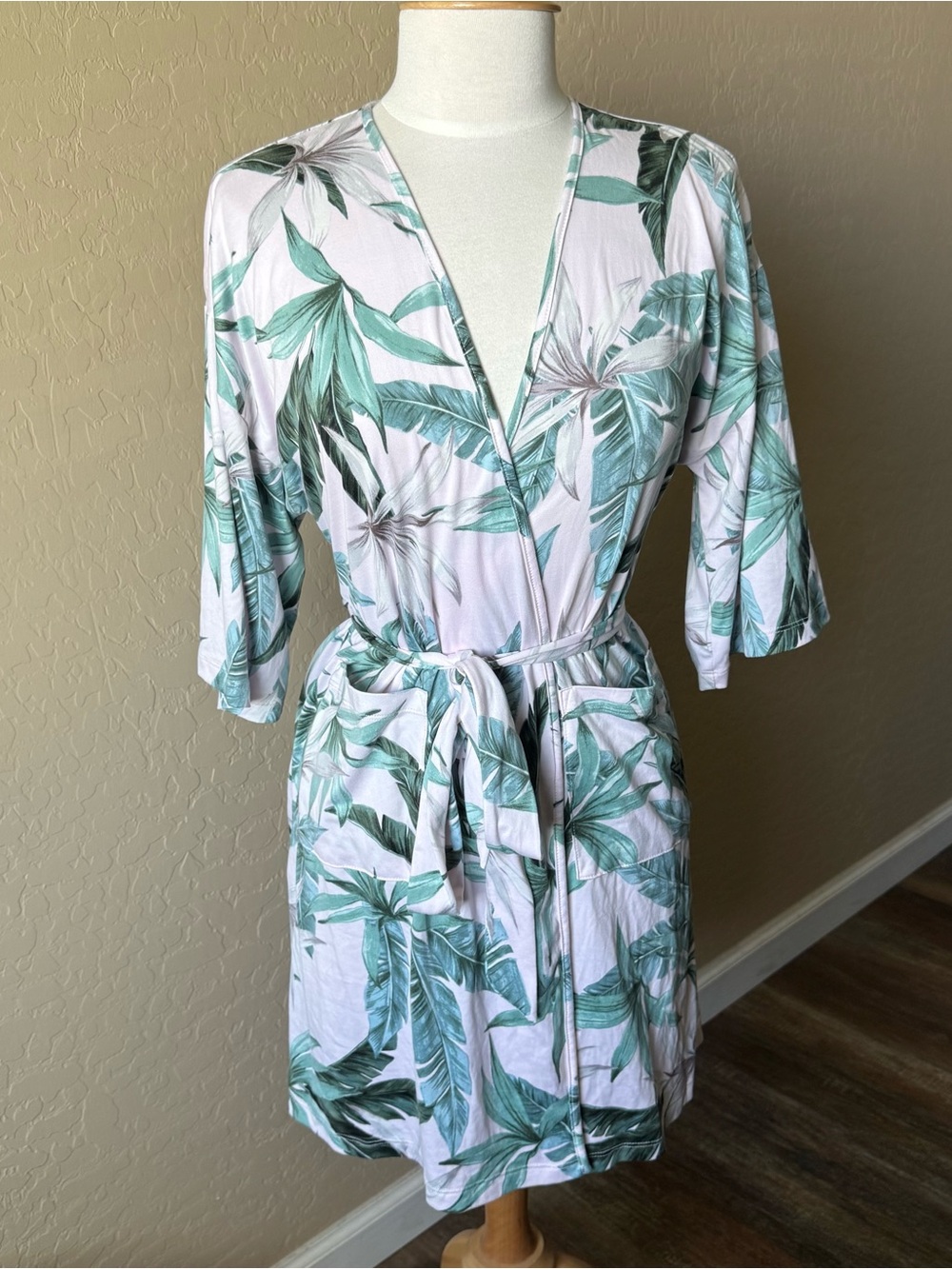 Tropical Print Robe - Picture 6 of 6
